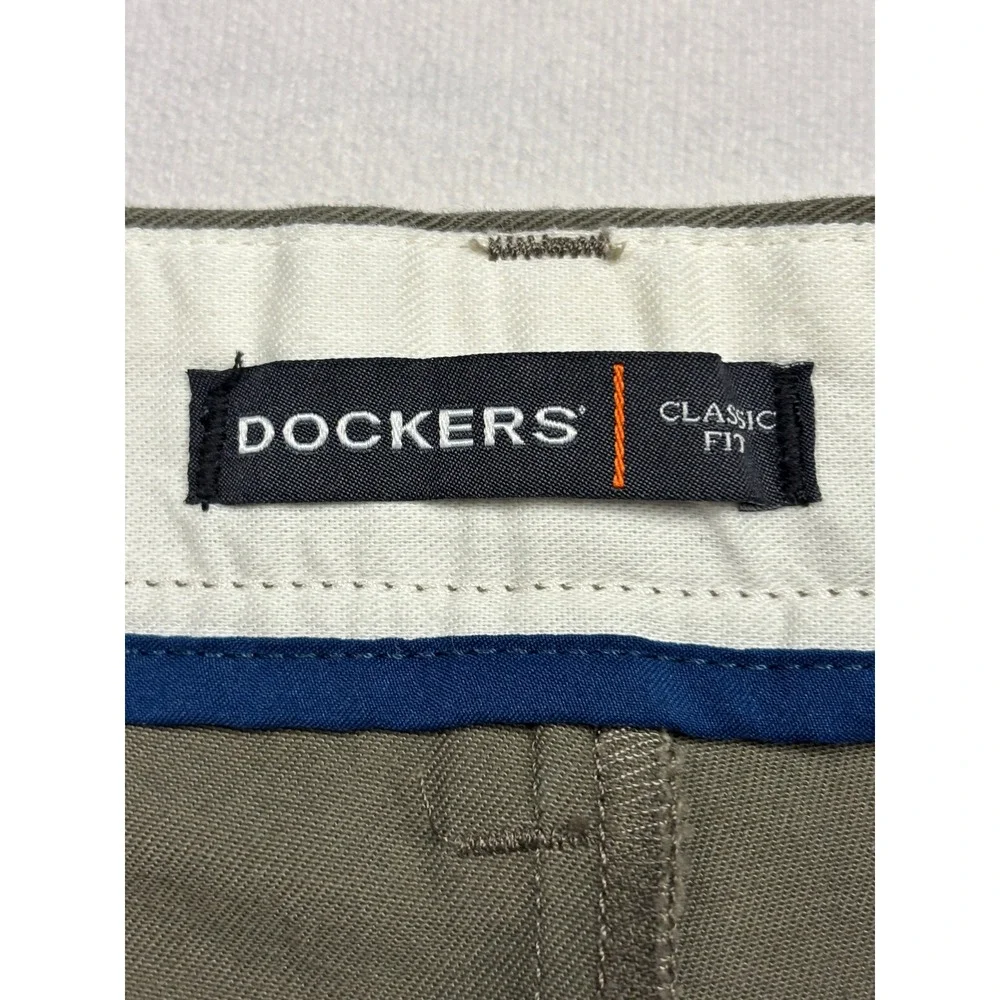Dockers Classic Fit Mens Chino Pants Olive Green 40x30 Flat Front‎ Trousers